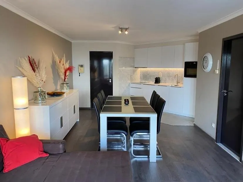 Hydro Palace Apartment Ostende